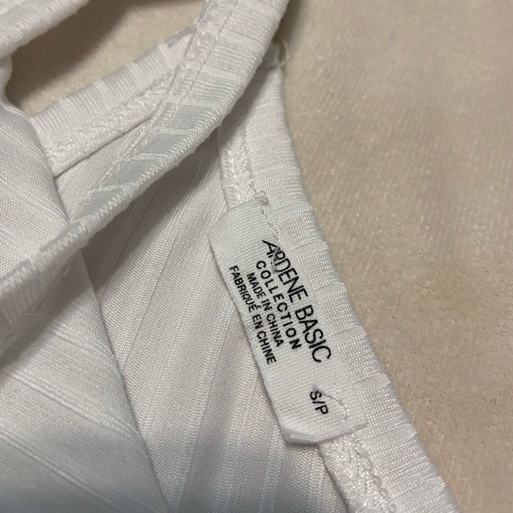Ardene Basic Collection White Ribbed Halter Top - Picture 2 of 3